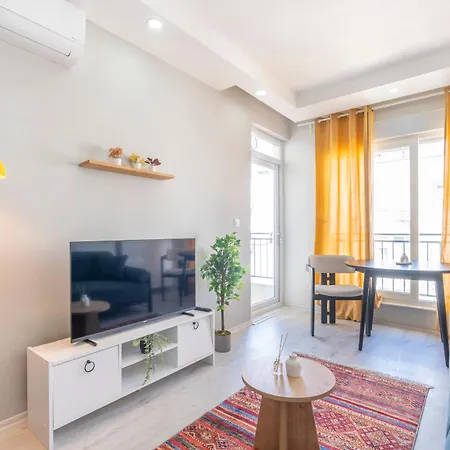 Ethnic Chic2Br Flat Near Kaleici Free Wifi, Ideal For Families